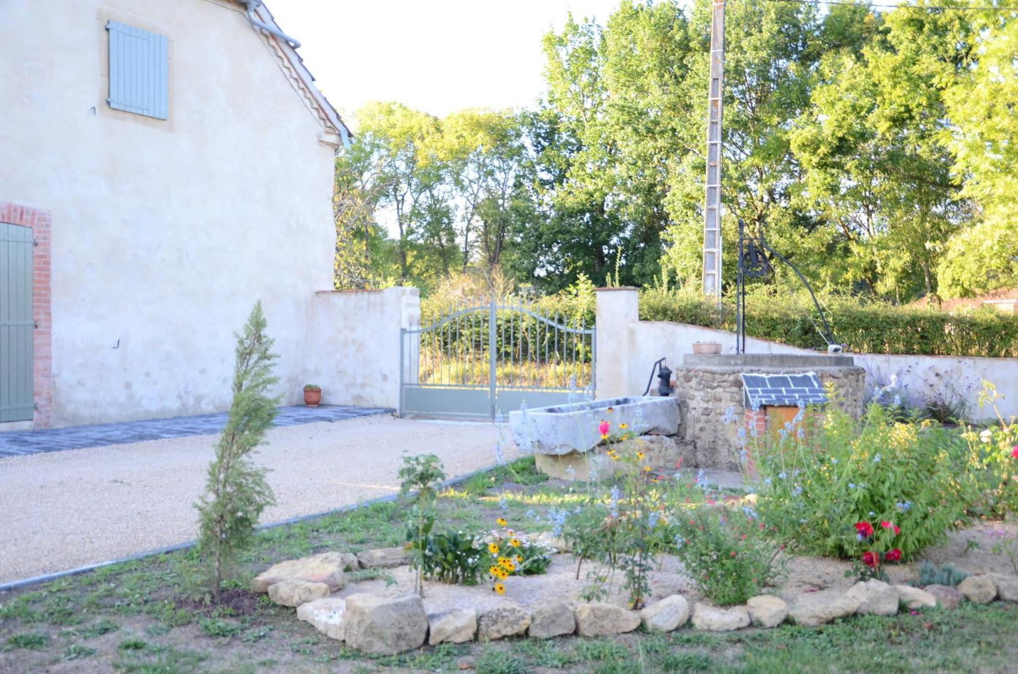 Ecogite Rural La Cle Des Champs Peyrelongue-Abos 部屋 写真